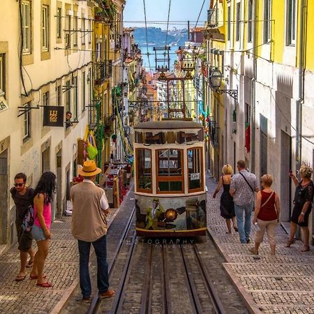 Appartamento Comfy @ Chiado Lisbona Esterno foto