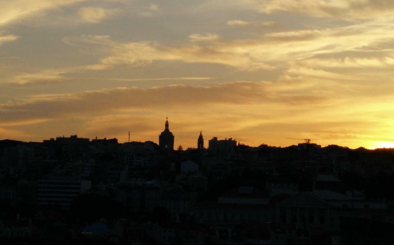 Appartamento Comfy @ Chiado Lisbona Esterno foto