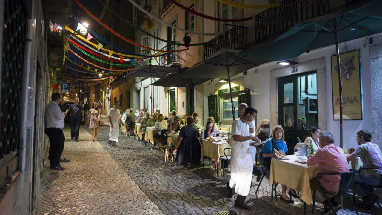 Appartamento Comfy @ Chiado Lisbona Esterno foto