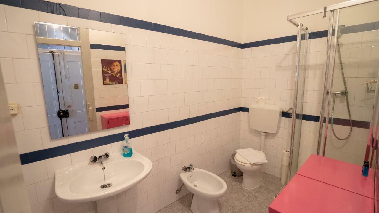 Appartamento Comfy @ Chiado Lisbona Esterno foto