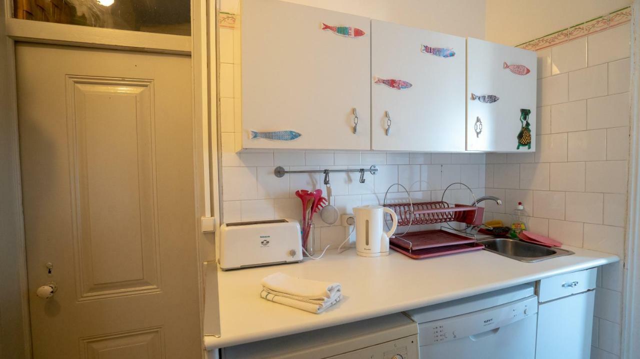Appartamento Comfy @ Chiado Lisbona Esterno foto